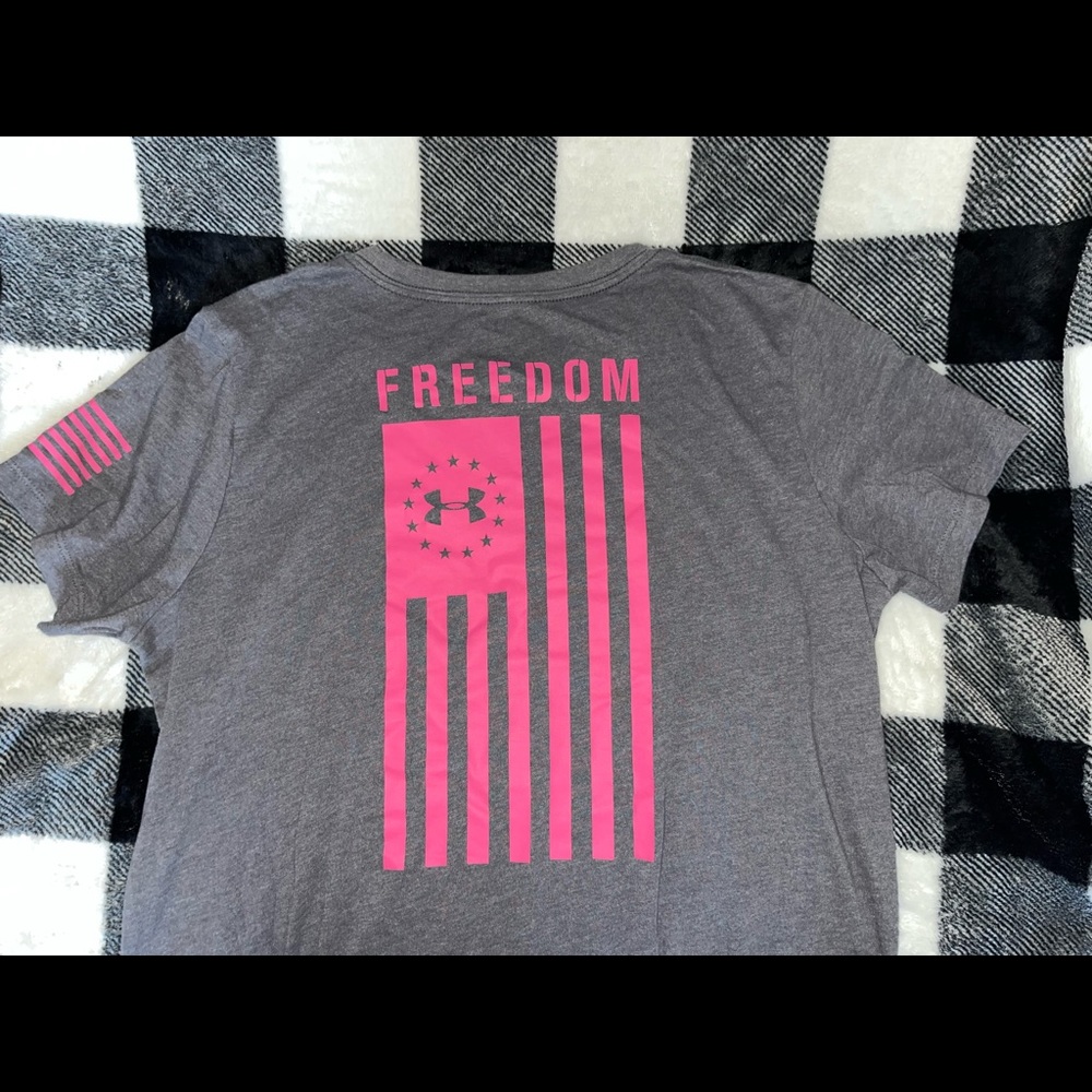 Under armor tee!